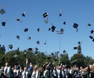 Report encourages female students to go for top graduate schemes